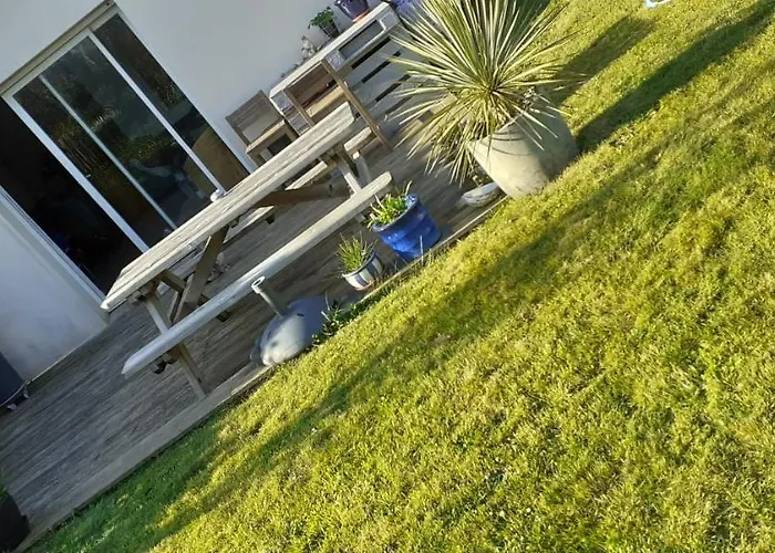 Maison Moderne Mitoyenne Exposee Plein Sud Avec Terrasse